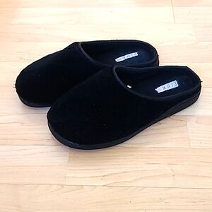 Women Fluffy Pink K Black Slippers Size 5-6